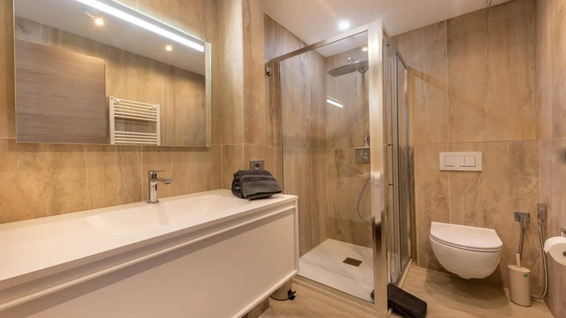 06Ak1 - Villa 4 Bedrooms Swimming Pool And Sauna Villeneuve-Loubet