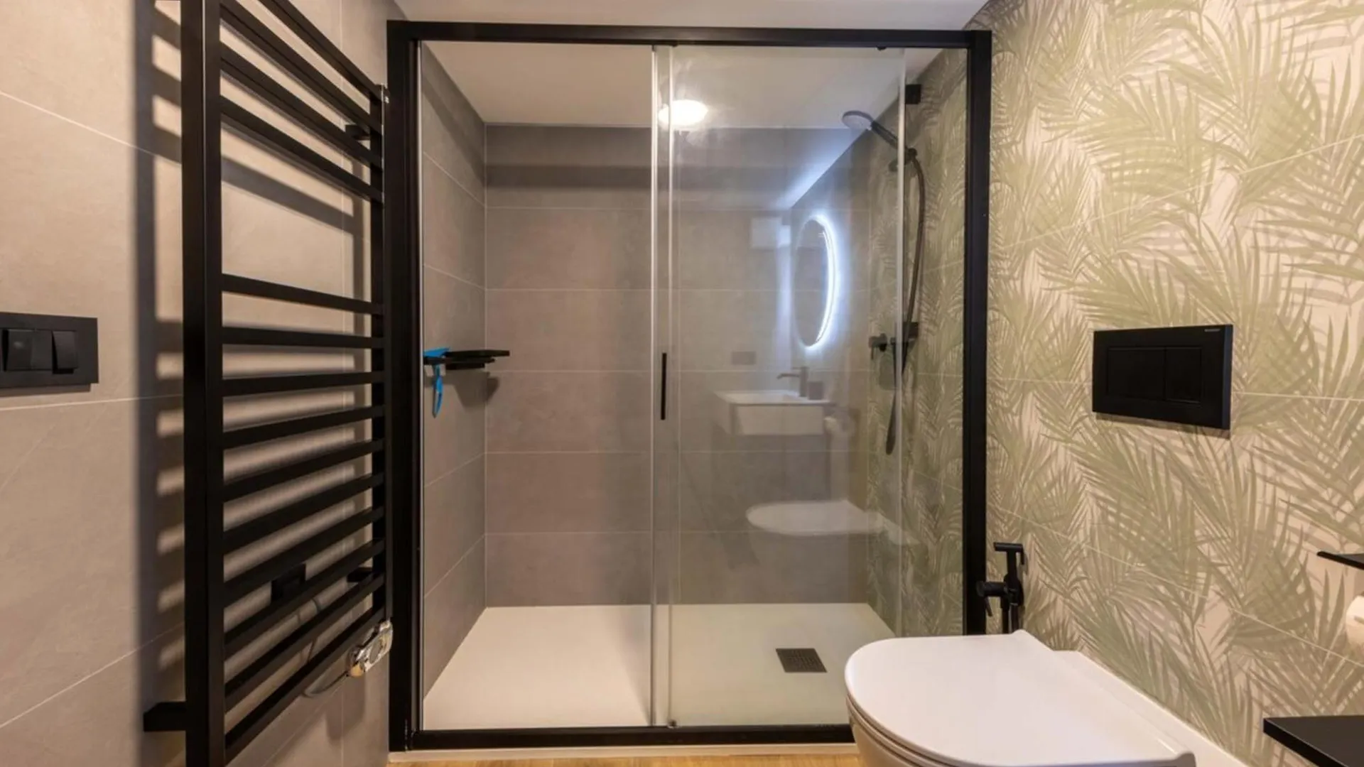 06Ak1 - Villa 4 Bedrooms Swimming Pool And Sauna Villeneuve-Loubet France