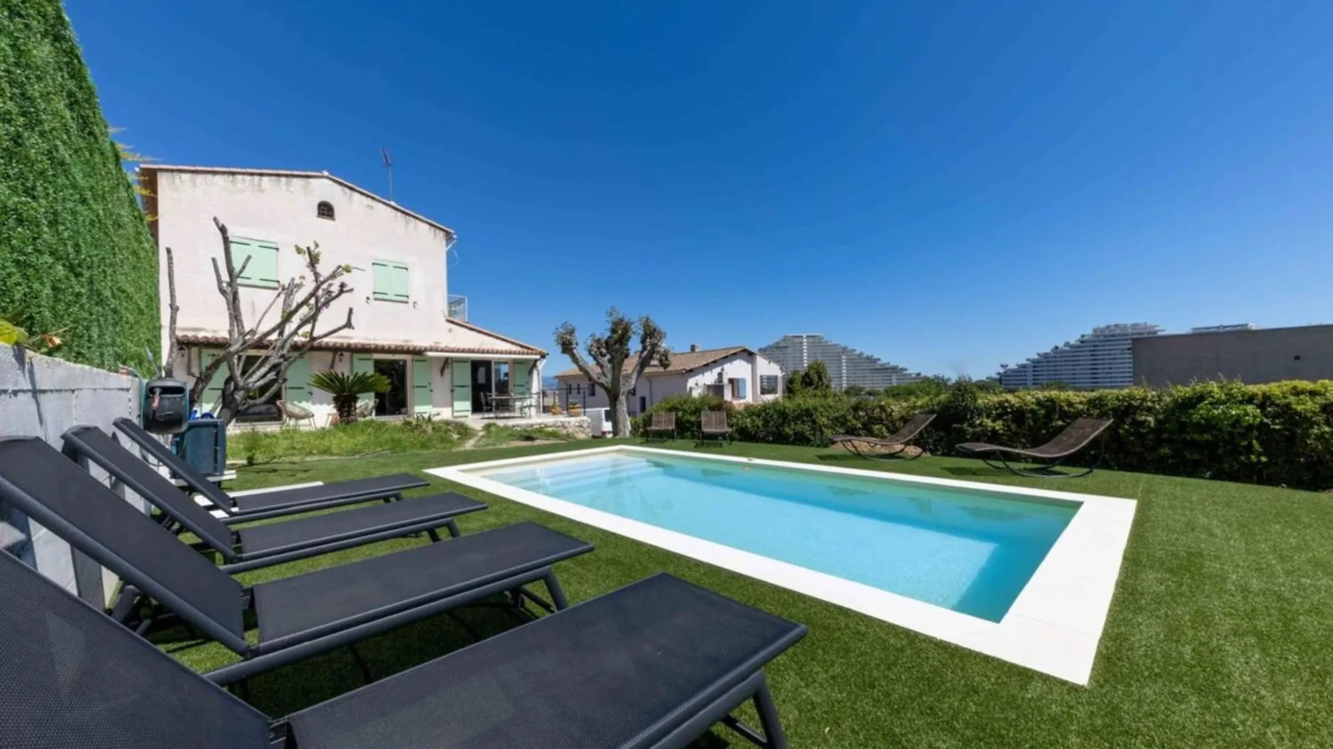 06Ak1 - Villa 4 Bedrooms Swimming Pool And Sauna Villeneuve-Loubet
