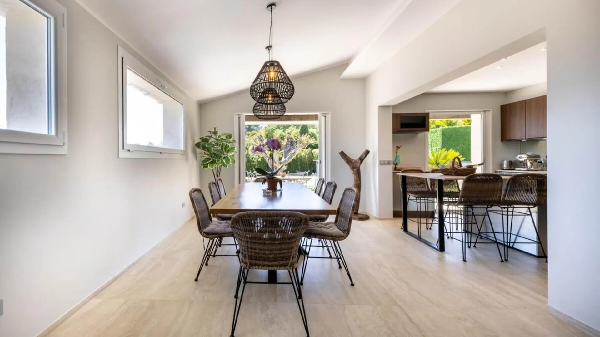 06Ak1 - Villa 4 Bedrooms Swimming Pool And Sauna Villeneuve-Loubet 0*,  Fransa